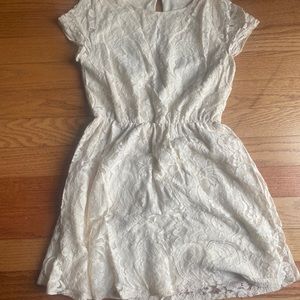 Cream lace cap sleeve short dress